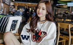 女生喊疼男生越往里寨游戏APP